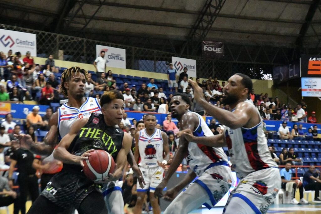 Club Matica Jhon Feliz coloca a La Villa en 2-0 ante el club La Matica - Asobave